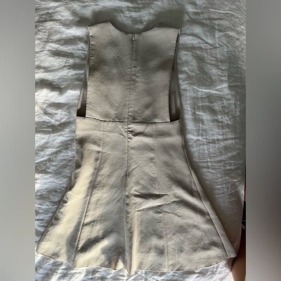 Cream dress, deep neckline - Picture 6 of 8